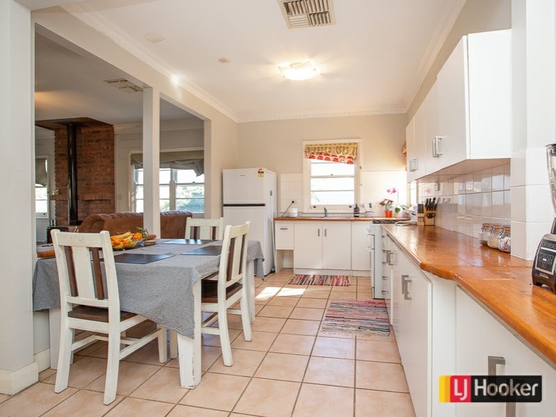 14 Dowell Avenue, North Tamworth NSW 2340