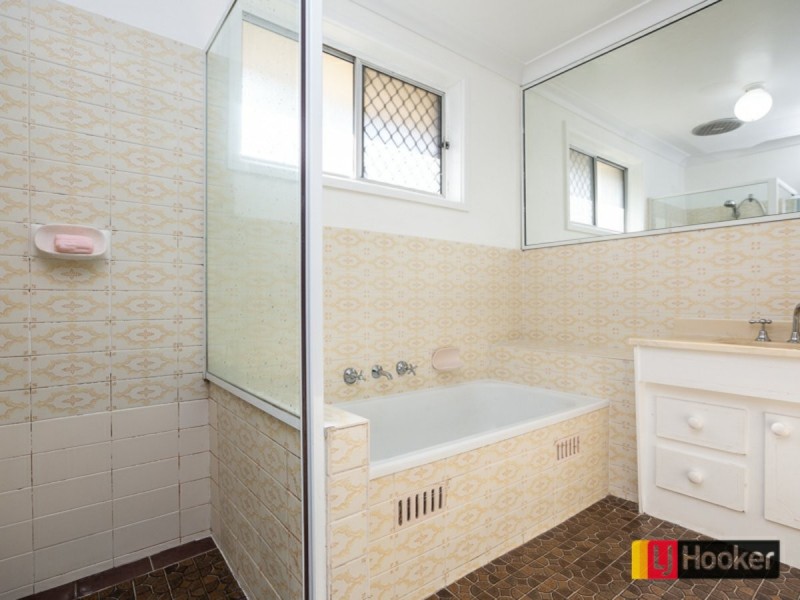 4 Waree Drive, Tamworth NSW 2340