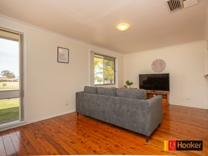 4 Waree Drive, Tamworth NSW 2340