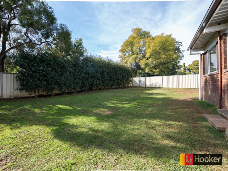 4 Waree Drive, Tamworth NSW 2340