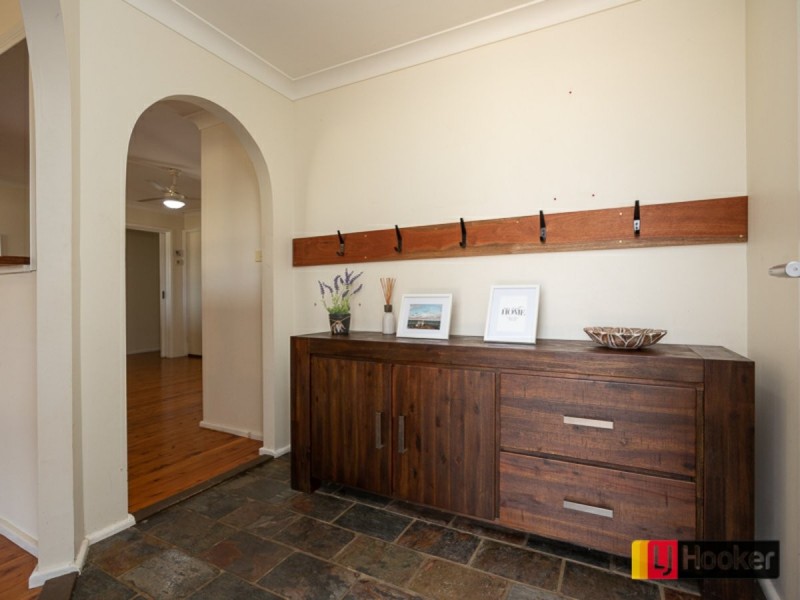 4 Waree Drive, Tamworth NSW 2340