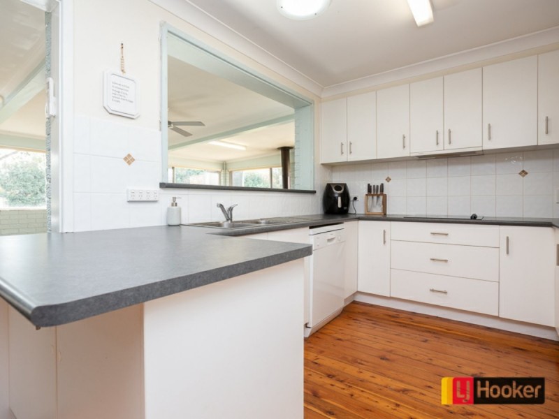 4 Waree Drive, Tamworth NSW 2340