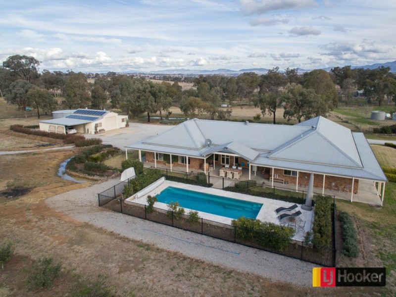 13668 New England Hwy, Tamworth NSW 2340