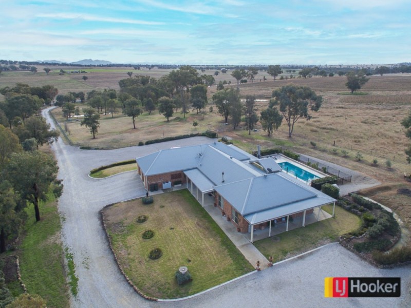 13668 New England Hwy, Tamworth NSW 2340