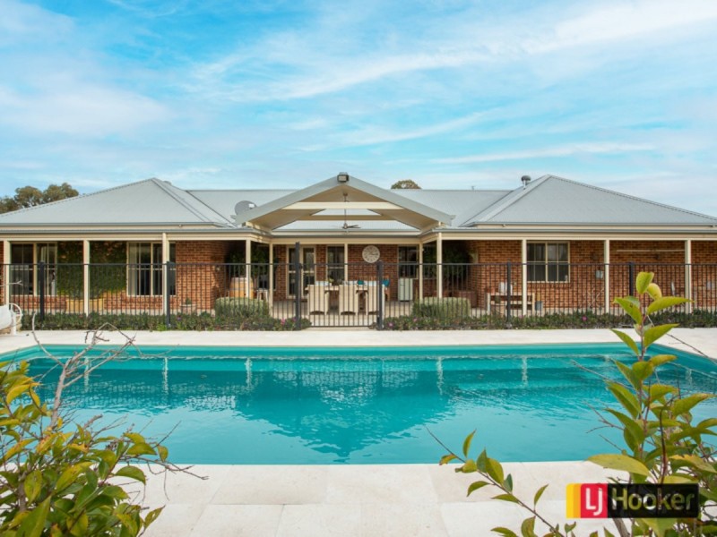 13668 New England Hwy, Tamworth NSW 2340