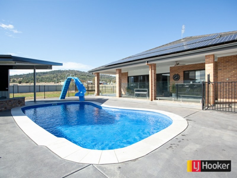 18 Horseshoe Place, Tamworth NSW 2340