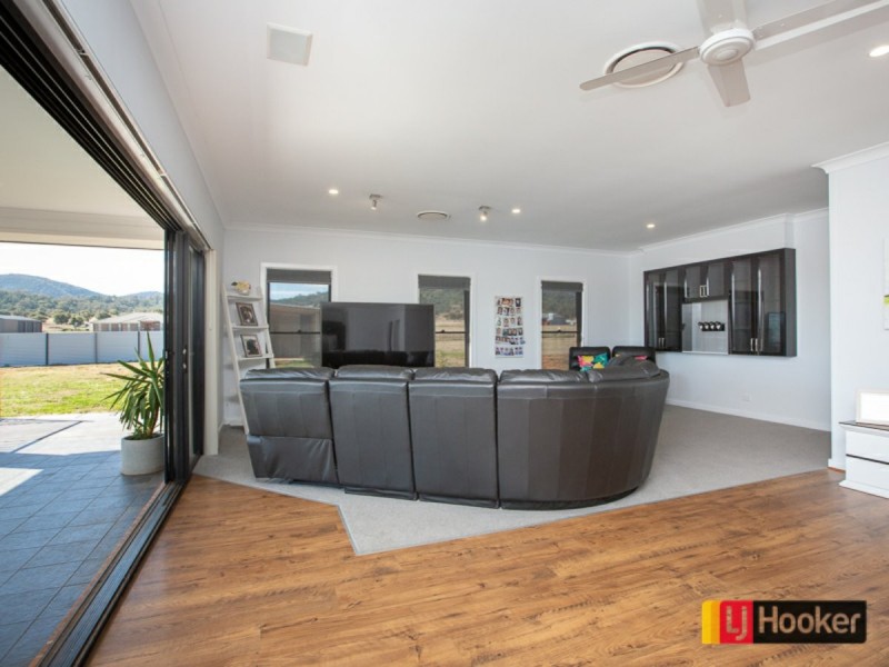 18 Horseshoe Place, Tamworth NSW 2340