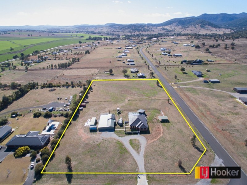 18 Horseshoe Place, Tamworth NSW 2340