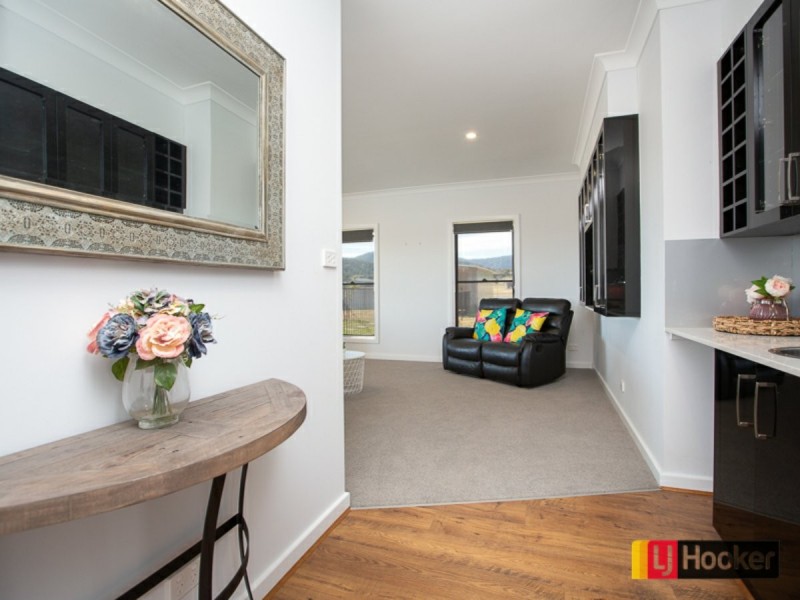 18 Horseshoe Place, Tamworth NSW 2340