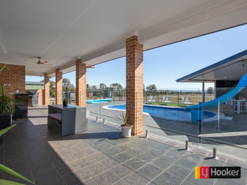 18 Horseshoe Place, Tamworth NSW 2340