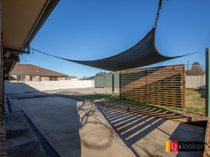 1 Baker Close, Calala NSW 2340