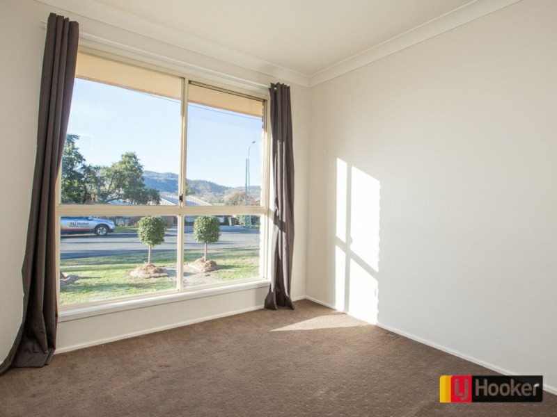 1 Baker Close, Calala NSW 2340