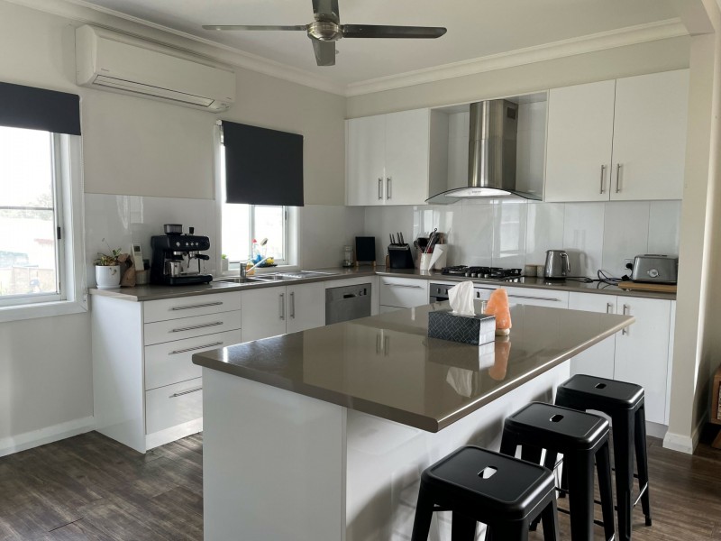 21 Parry Street, West Tamworth NSW 2340