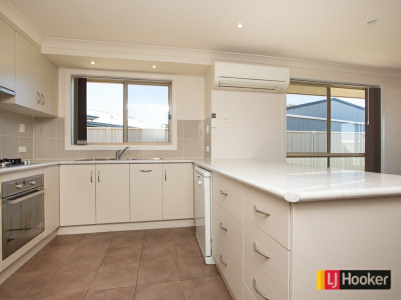 14 Karenvar Ave, Calala NSW 2340