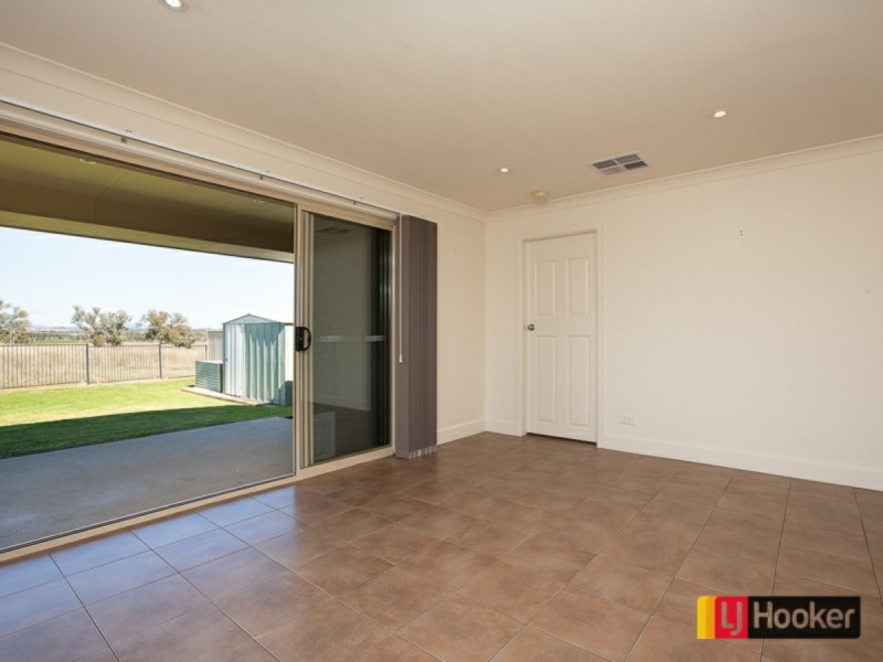 14 Karenvar Ave, Calala NSW 2340
