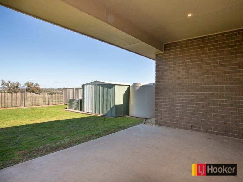 14 Karenvar Ave, Calala NSW 2340