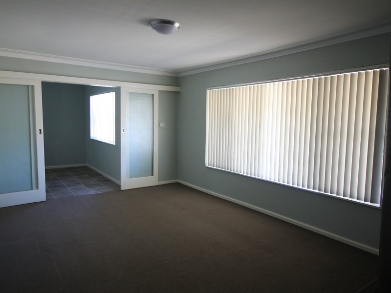 27 Oak Street, Tamworth NSW 2340