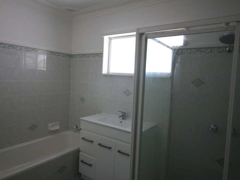 27 Oak Street, Tamworth NSW 2340