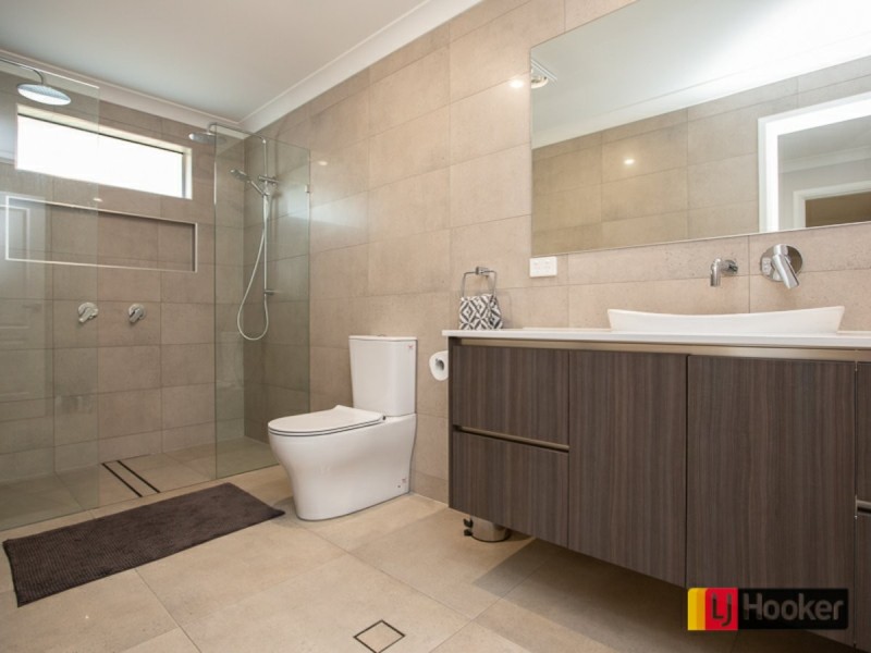 25 Lambrusco Way, North Tamworth NSW 2340