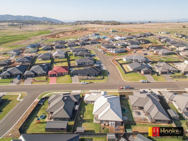 25 Lambrusco Way, North Tamworth NSW 2340