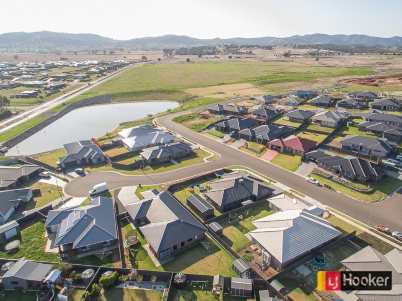 25 Lambrusco Way, North Tamworth NSW 2340