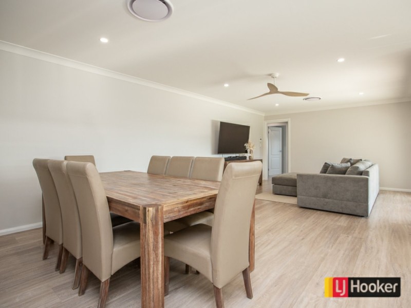 25 Lambrusco Way, North Tamworth NSW 2340