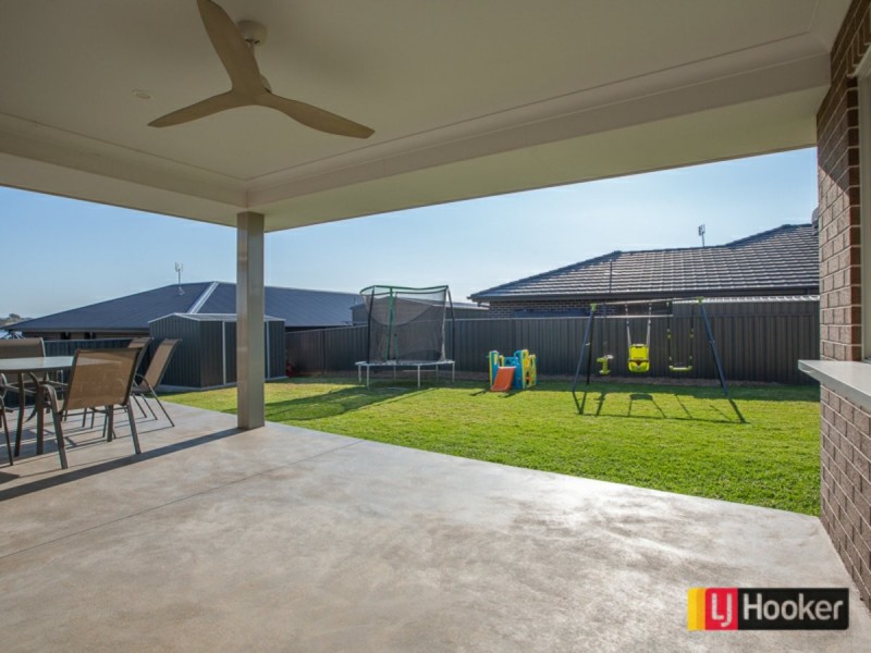 25 Lambrusco Way, North Tamworth NSW 2340