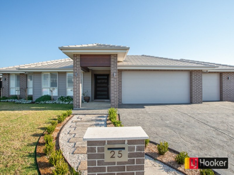 25 Lambrusco Way, North Tamworth NSW 2340
