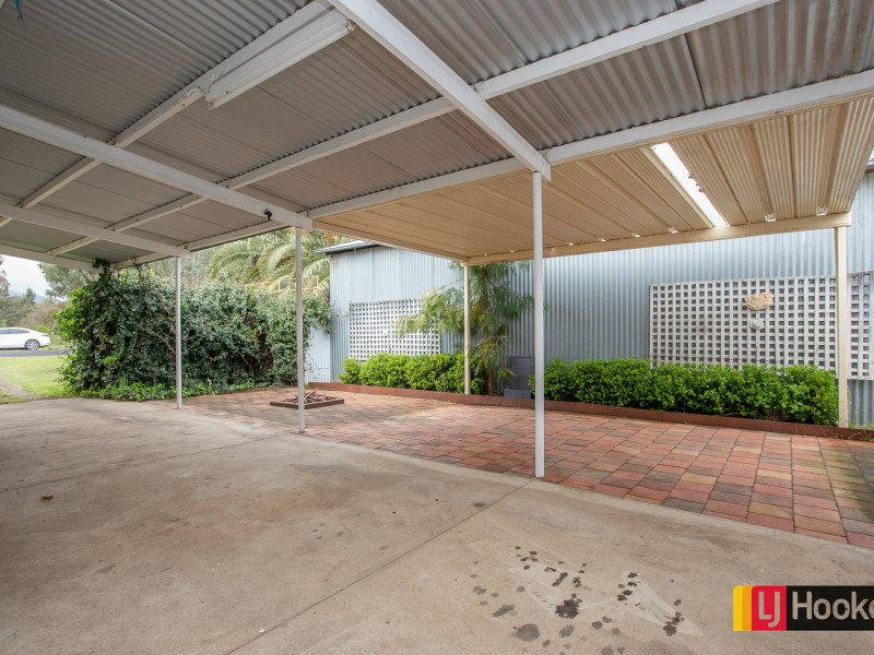 5 Holroyd Street, Tamworth NSW 2340