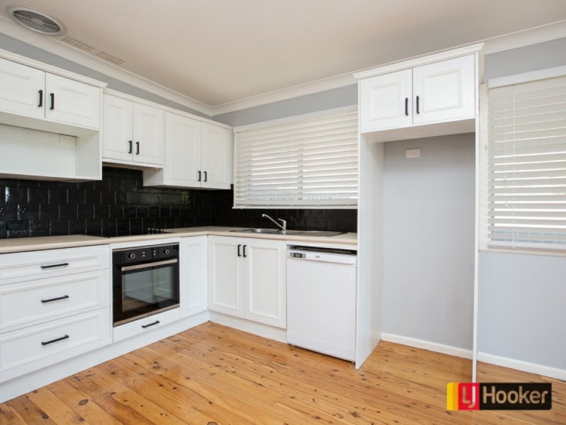 42 Manilla Road, Tamworth NSW 2340