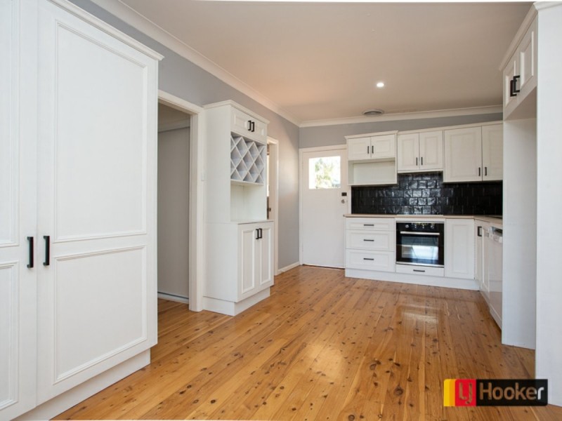 42 Manilla Road, Tamworth NSW 2340