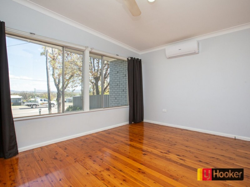 42 Manilla Road, Tamworth NSW 2340