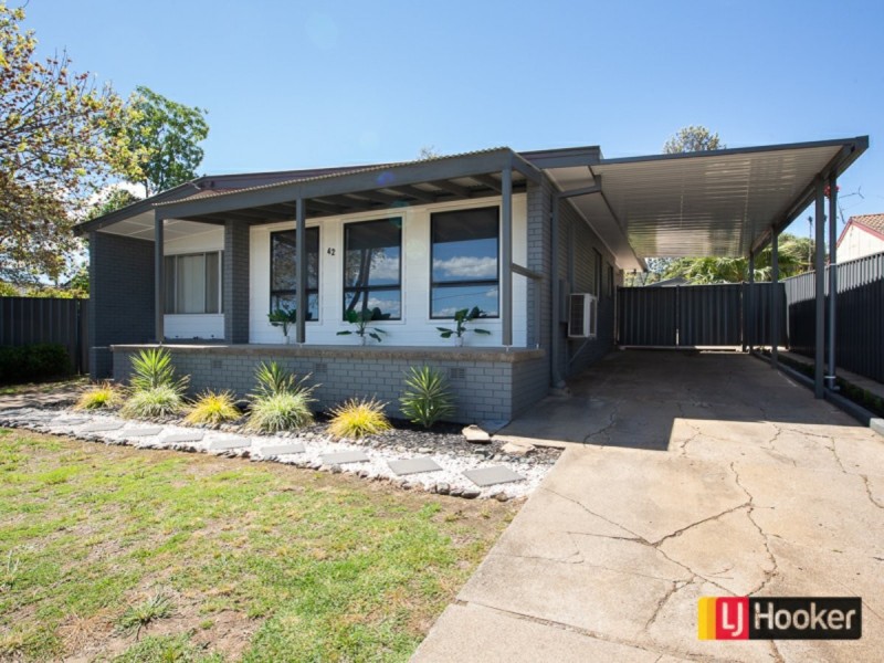 42 Manilla Road, Tamworth NSW 2340