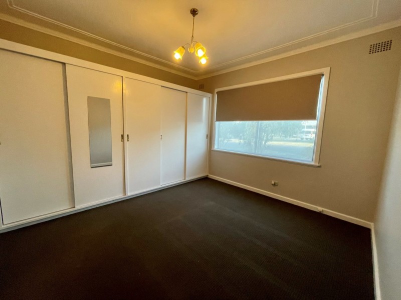 11 Degance Street, South Tamworth NSW 2340