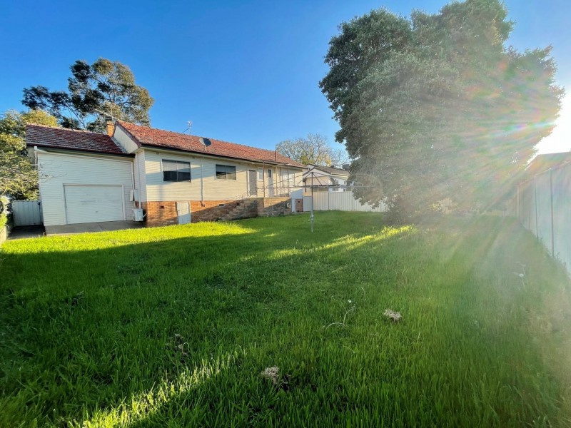 11 Degance Street, South Tamworth NSW 2340