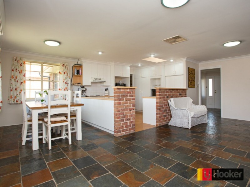 6 Paton Street, South Tamworth NSW 2340