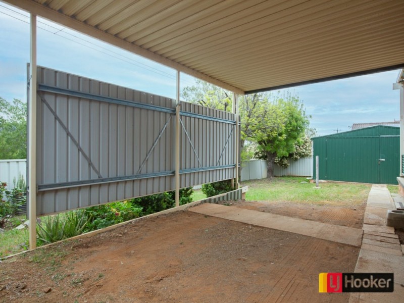 2 Bradley Place, North Tamworth NSW 2340