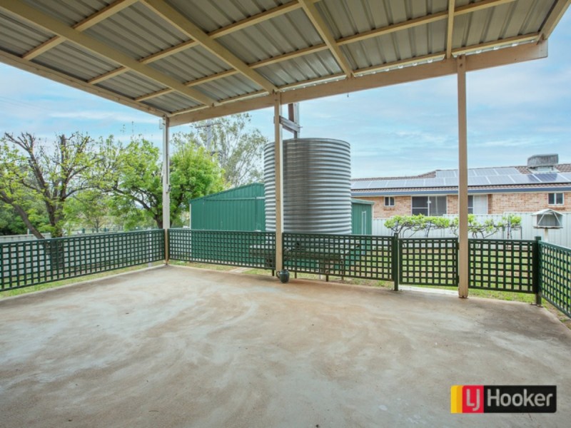 2 Bradley Place, North Tamworth NSW 2340