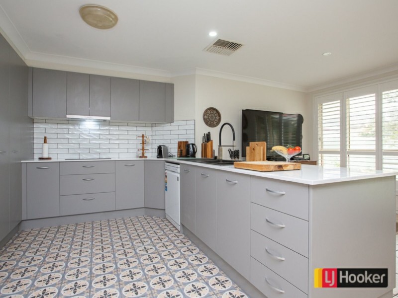 39 Warwick Road, Hillvue NSW 2340