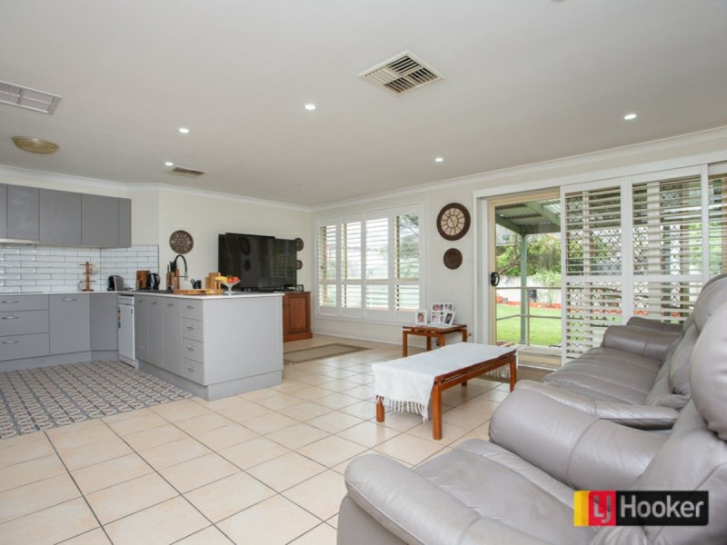 39 Warwick Road, Hillvue NSW 2340
