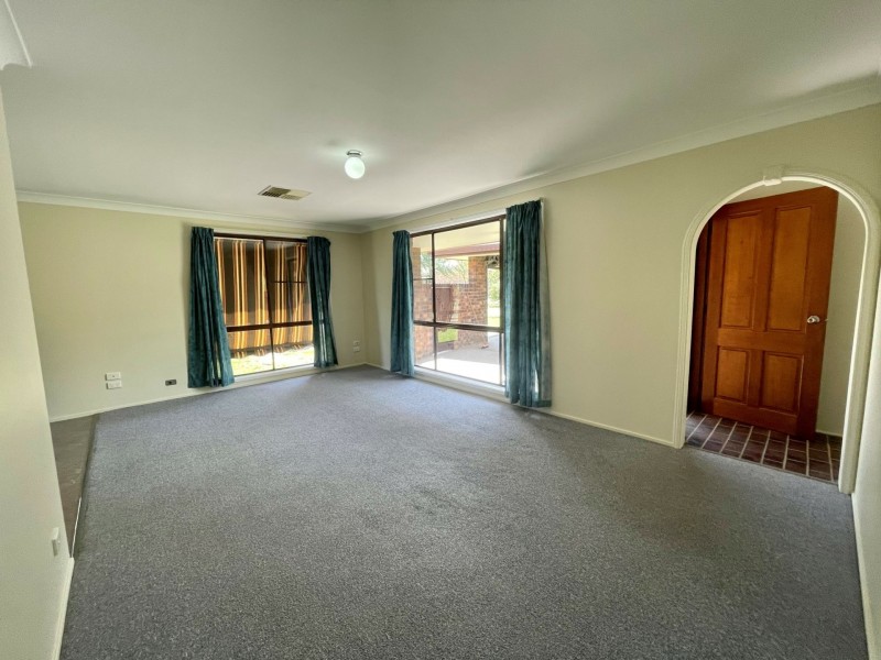 49 Carole Drive, Kootingal NSW 2352