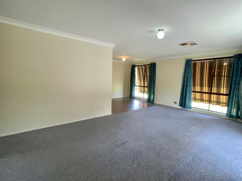 49 Carole Drive, Kootingal NSW 2352