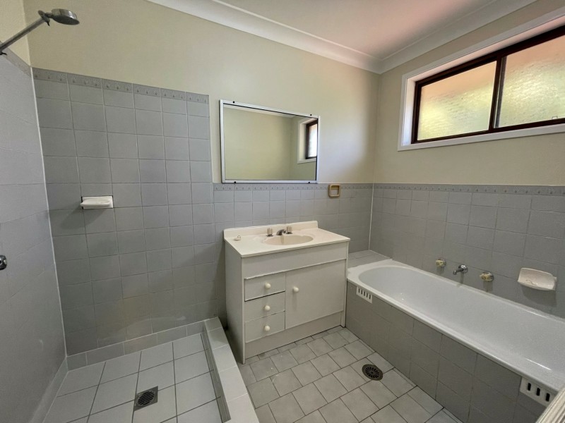 49 Carole Drive, Kootingal NSW 2352