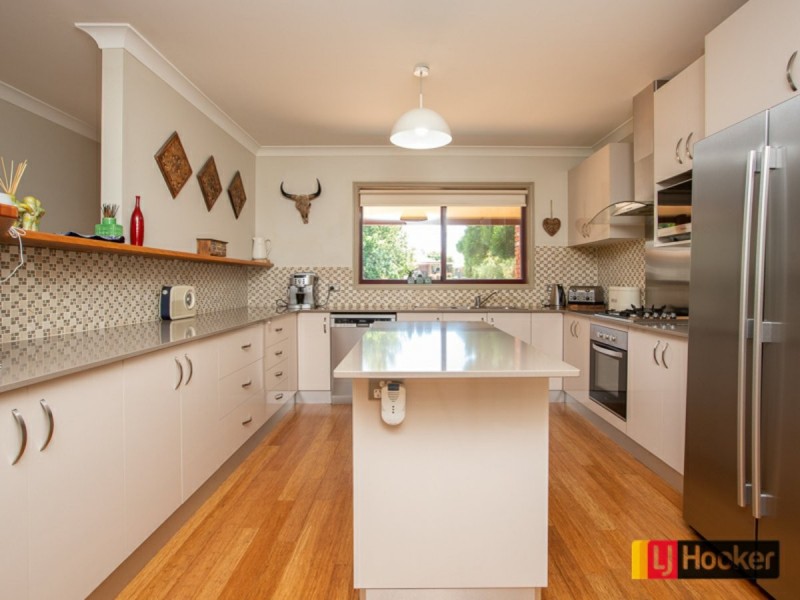 18 Matilda Place, Tamworth NSW 2340