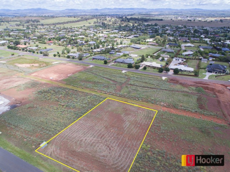 11 Decora Road, Moore Creek NSW 2340