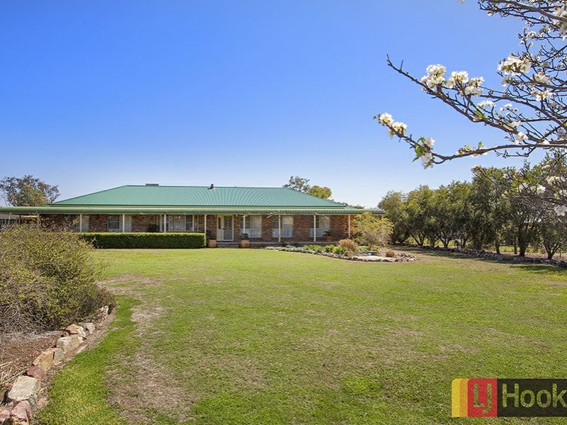 5 Cameron Ave, Tamworth NSW 2340