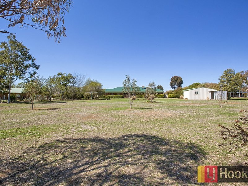 5 Cameron Ave, Tamworth NSW 2340
