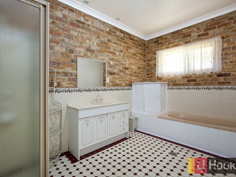 5 Cameron Ave, Tamworth NSW 2340