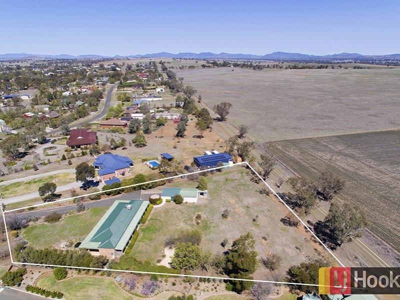 5 Cameron Ave, Tamworth NSW 2340