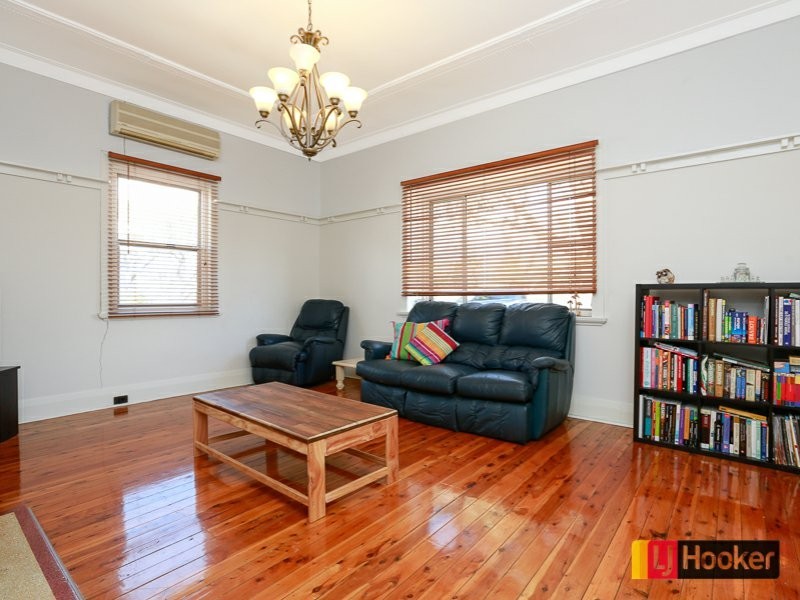 51 Gipps Street, Tamworth NSW 2340